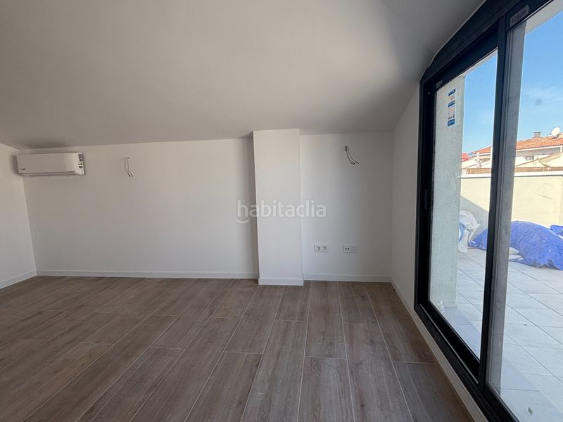 Foto bcc7b259-e125-40e9-8a5d-9fab106775e8. Dúplex a carrer de linné 5 a La Cogullada Terrassa