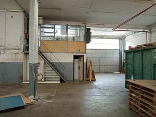 Rent Industrial building in Gràcia