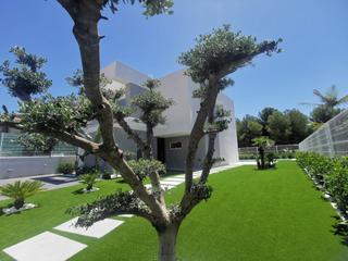 Haus in Golf Bahía. Casas modernas independientes con jardin y piscina en sierra cor