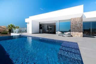 Casa a Cumbre del Sol. Villa contemporánea con piscina privada y vistas al mar en benis