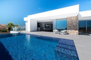 Maison à Cumbre del Sol. Villa moderna con vistas al mar