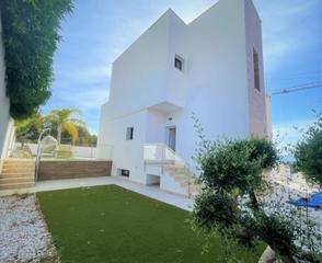 Casa a Coloma. Chalet independientes con estilo moderno en la nucia