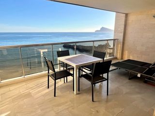 Rent Apartment in Mascarat. Apartamento en primera linea alquiler anual
