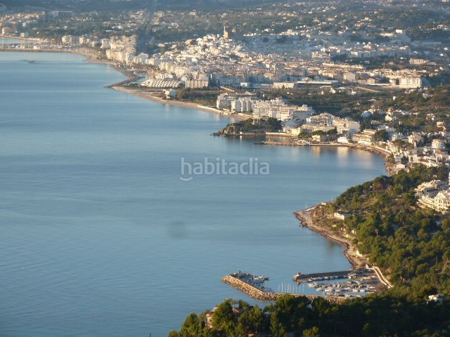 Foto 3049e23d-2cfb-4867-a49b-b3a43a9e5bf7. Àtic a cap negret a L´Olla Altea
