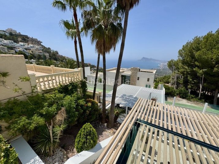 Foto 0a1e4ebc-ccf7-4974-a57e-6c6be2ddc4e3. Casa amb calefacció piscina a Altea hills Altea