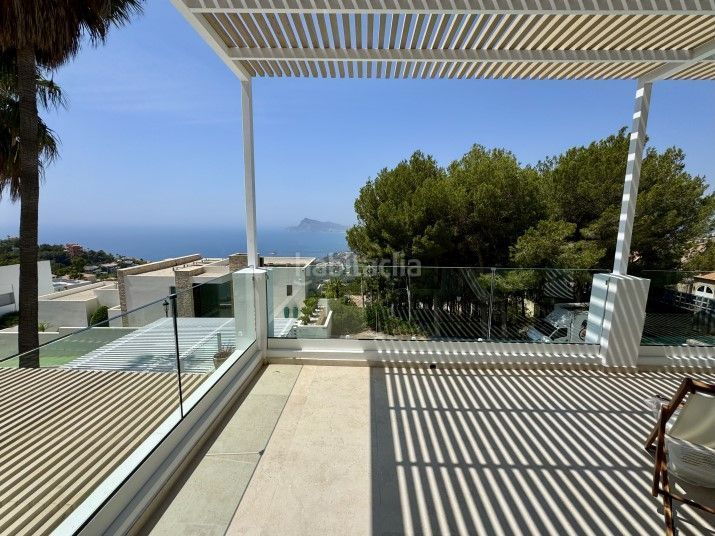 Foto 1d99bfb6-5fcc-4c4a-a98b-eea21ed7fb31. Casa amb calefacció piscina a Altea hills Altea