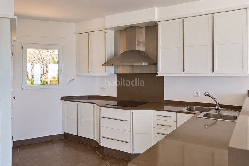Foto d8a4a642-c493-4aec-a94a-2f405f7d3980. Haus mit heizung pool in Altea hills Altea