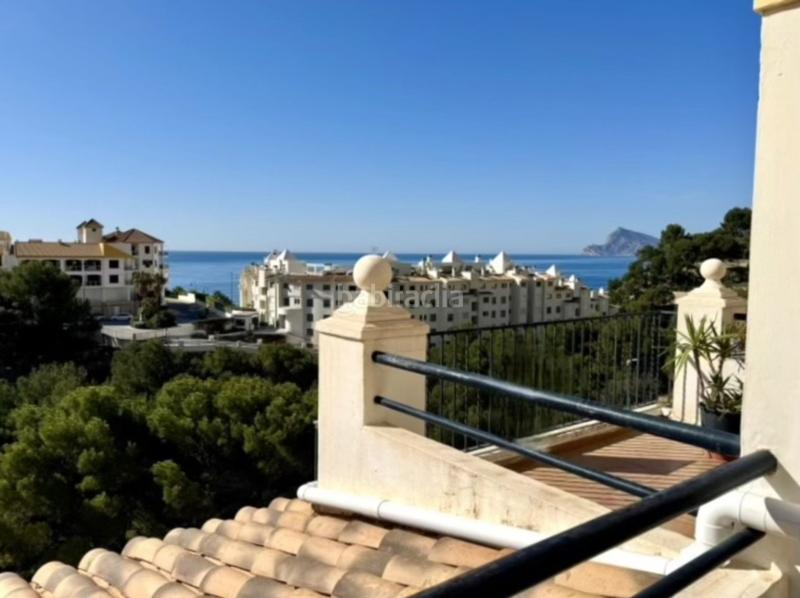 Foto bf6319a8-c0bb-4f7c-9dee-fd84808df774. Àtic amb calefacció piscina a Mascarat Altea