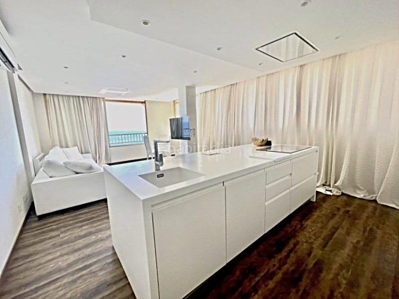 Foto e0c3917a-cef8-469c-be1b-3dfdd79ae656. Attico con riscaldamento in Playa Poniente Benidorm