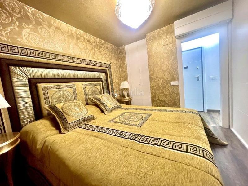 Foto f6f90399-765c-45bd-a64d-19e88e0b630a. Attico con riscaldamento in Playa Poniente Benidorm