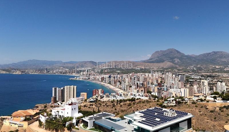 Foto 031652cb-348c-4b31-b9d5-df96e8718524. Casa amb piscina a Sierra Helada Benidorm