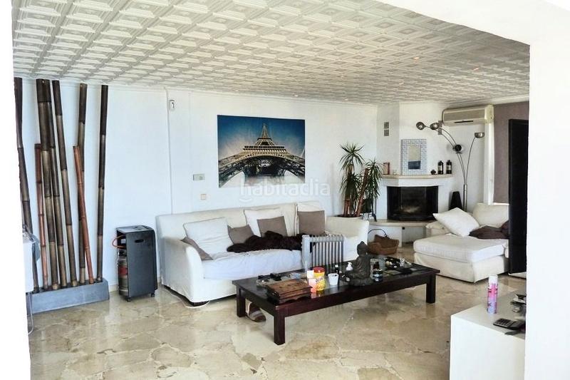 Foto a092a495-d257-40b2-ab36-b329f401f051. Casa amb piscina a Sierra Helada Benidorm