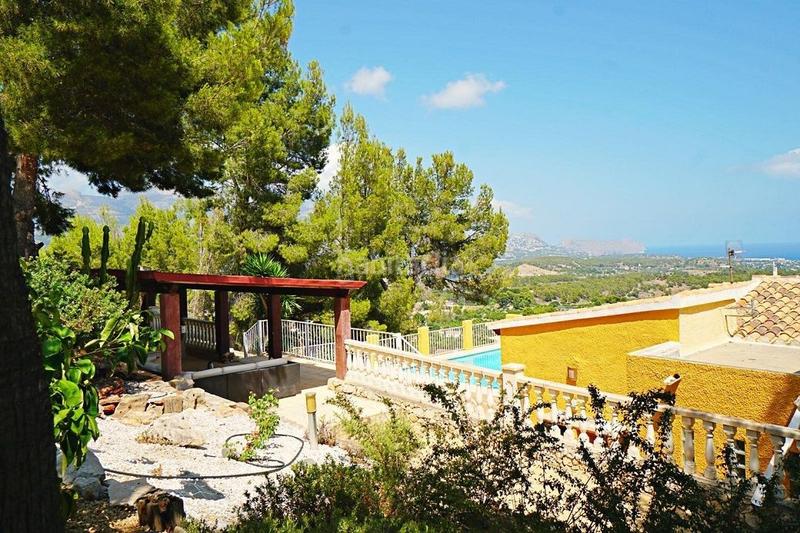 Foto 3ddddda1-7462-4aa0-ad85-32b9cfea4b7b. Casa encantador chalet en bello horizonte con vistas inigualables al mar en Nucia (la)
