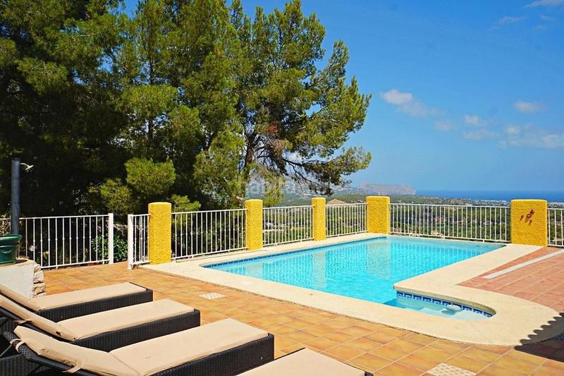 Foto e119663e-21a7-4882-a0d4-85009457aacb. Casa encantador chalet en bello horizonte con vistas inigualables al mar en Nucia (la)