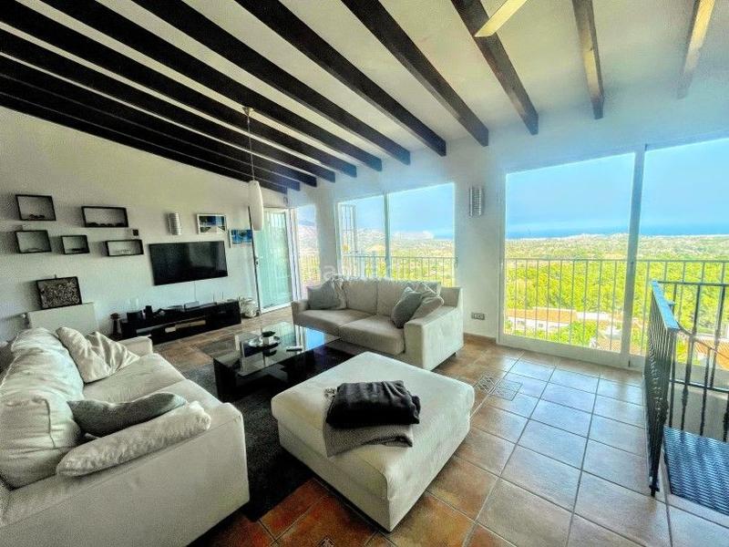 Foto f1c2857e-7c65-4e8e-95ba-7a75705b140c. Casa encantador chalet en bello horizonte con vistas inigualables al mar en Nucia (la)