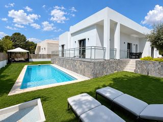 Maison à Altea la Vella. Villa moderna en la sierra de altea