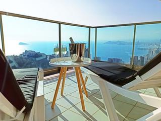 Appartement à Sierra Helada. Apartamento en planta 29 con vistas al mar