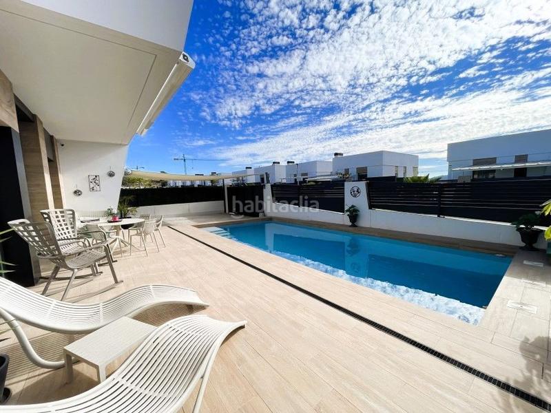 Foto f59a0ec3-933f-46e4-bad9-5f6dcc6d02c2. Haus mit heizung pool in balcón de Finestrat-terra marina Finestrat