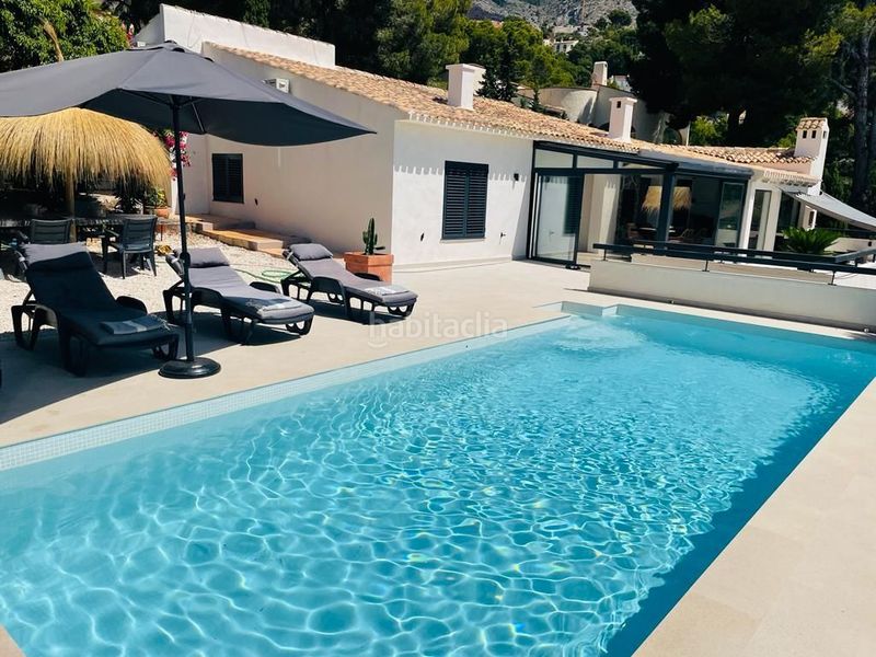 Foto 0b687bcb-bf57-446e-ae4a-5bd2fccfadf6. Casa amb calefacció piscina a Altea la vella Altea