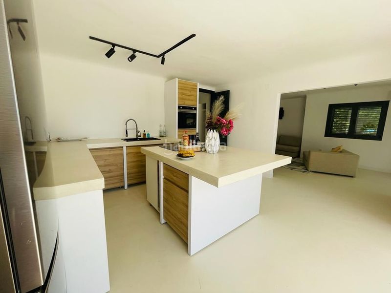 Foto 45e7b24c-8dd4-46cc-873c-5c45280b7a60. Casa amb calefacció piscina a Altea la vella Altea