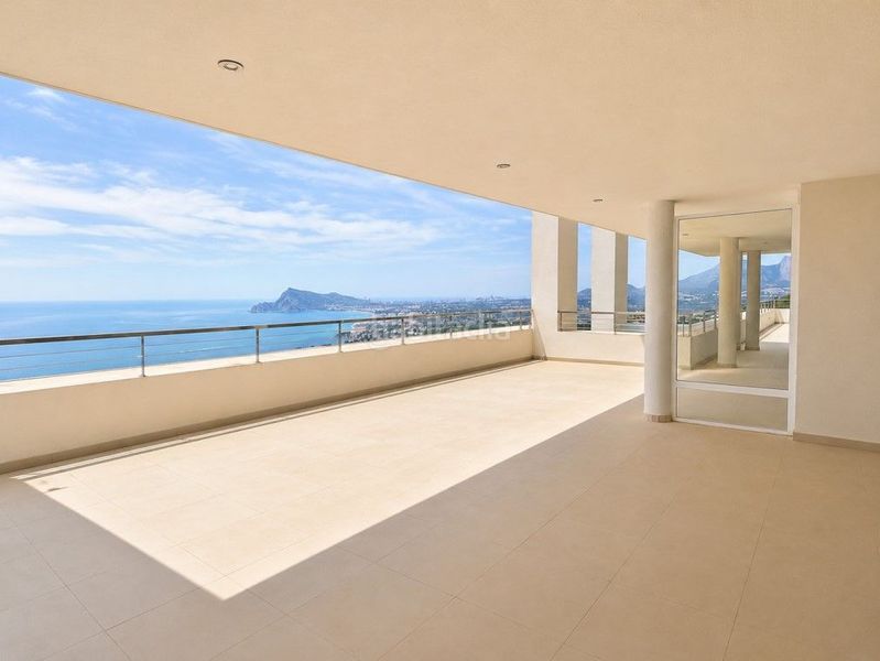 Foto ed5bff81-153a-4b9f-b715-6bd9b5d77bf8. Apartament amb calefacció piscina a Altea hills Altea