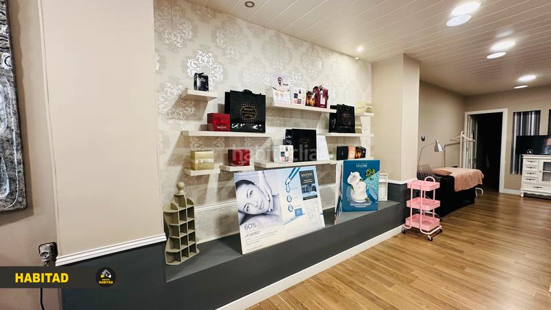 Foto 54bc96d6-8d8e-4553-8a6f-f31a336f2cc3. Alquiler local comercial salón de belleza en Vinyets-Molí Vell Sant Boi de Llobregat