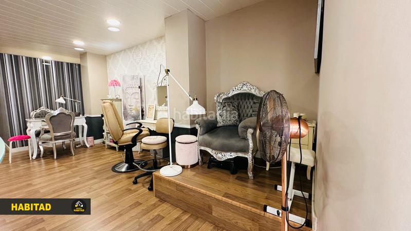 Foto ba7f1abf-9db5-4c96-b677-fd55c40f8b0a. Alquiler local comercial salón de belleza en Vinyets-Molí Vell Sant Boi de Llobregat