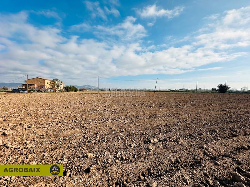 Foto ca9543cb-1abe-409e-ba97-3be6bbea6774. Finca rústica a Ciutat Cooperativa-Molí Nou Sant Boi de Llobregat