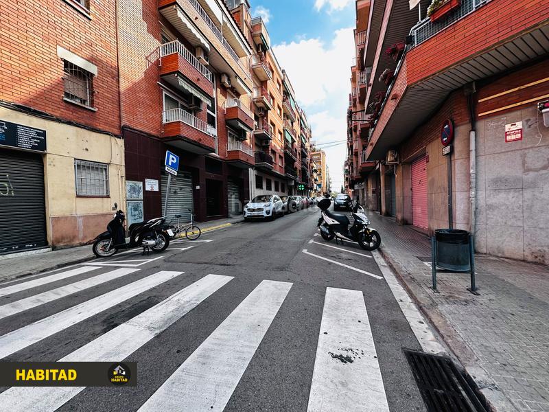 Foto 1d03dbf7-49d8-4d02-833c-ad5045d12d13. Alquiler local comercial excelente ubicacion en Vinyets-Molí Vell Sant Boi de Llobregat