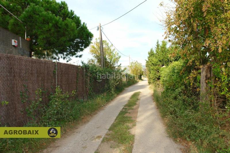 Foto ab647ede-0cee-4e8c-9339-f58325499a28. Finca rústica con luz de compañía en Passeig Maragall Gavà