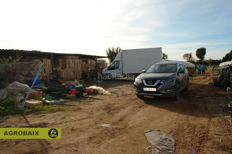 Foto ffd46372-0fd6-4024-b98c-75ec304e83b7. Finca rústica con luz de compañía en Passeig Maragall Gavà