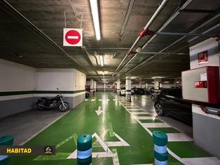 Parking voiture à Marianao. En concesión administrativa