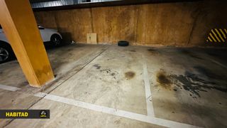 Autoparkplatz in Vinyets-Molí Vell. Cerca de plaza cataluña