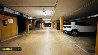 Parking voiture à Vinyets-Molí Vell. Cerca de plaza cataluña