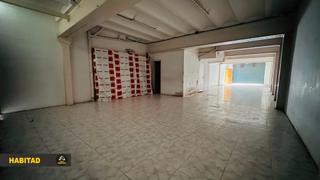 Local commercial à Carrer de mossèn jacint verdaguer 170. Gran tamaño