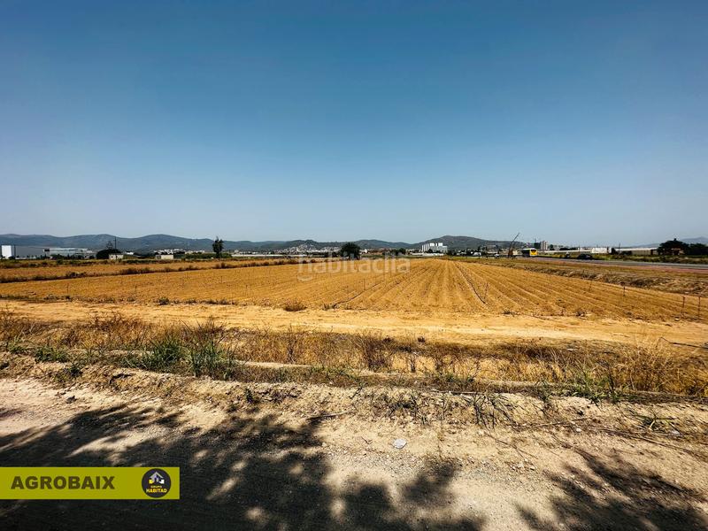 Foto e42e99fc-c3ad-47ff-99a2-b1631c548e24. Finca rústica excelente ubicacion en Vilamarina Viladecans