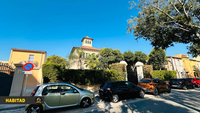 Foto b8d5e218-ec83-4d91-bedf-8d27ef6e1b64. Casa con camino parcheggio in Sant Vicenç dels Horts