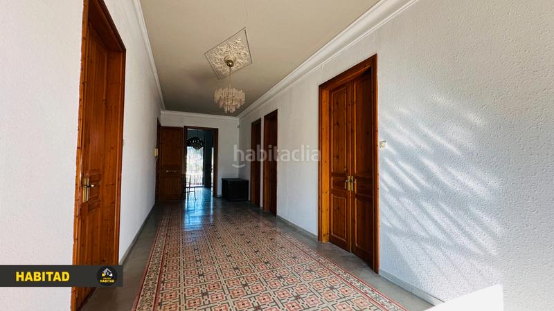 Foto bdac93e0-fdd0-4579-b8eb-cfba3d9cf8df. Casa con camino parcheggio in Sant Vicenç dels Horts