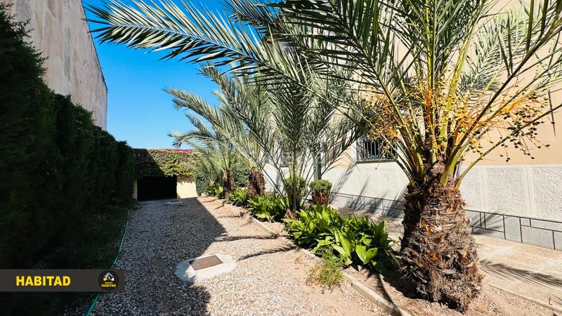 Foto da502b2e-8394-4d66-aa19-d2183d944403. Casa con camino parcheggio in Sant Vicenç dels Horts