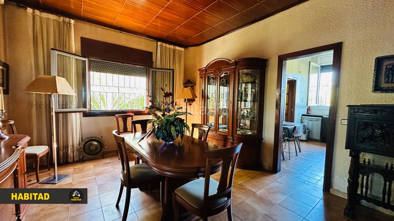 Foto f3e352b7-a86d-4673-88ab-d45761121278. Casa con camino parcheggio in Sant Vicenç dels Horts