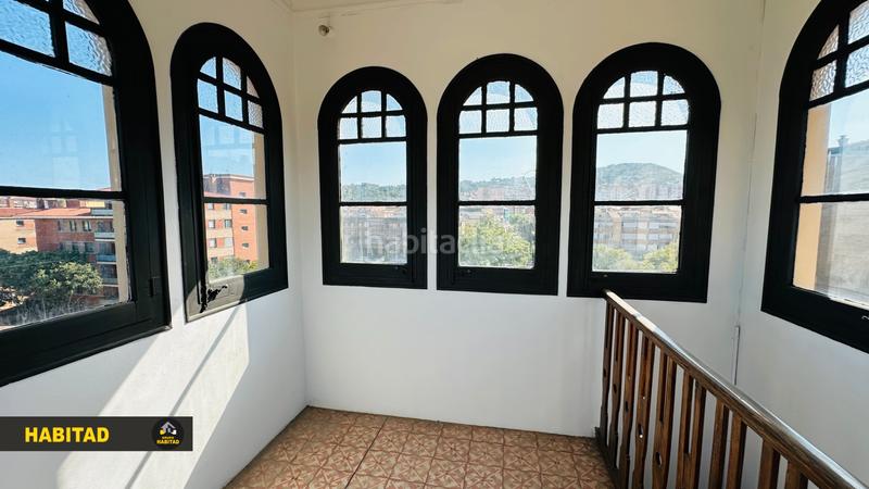 Foto f769f411-56d3-49f6-bf04-a89177614a3b. Casa con camino parcheggio in Sant Vicenç dels Horts