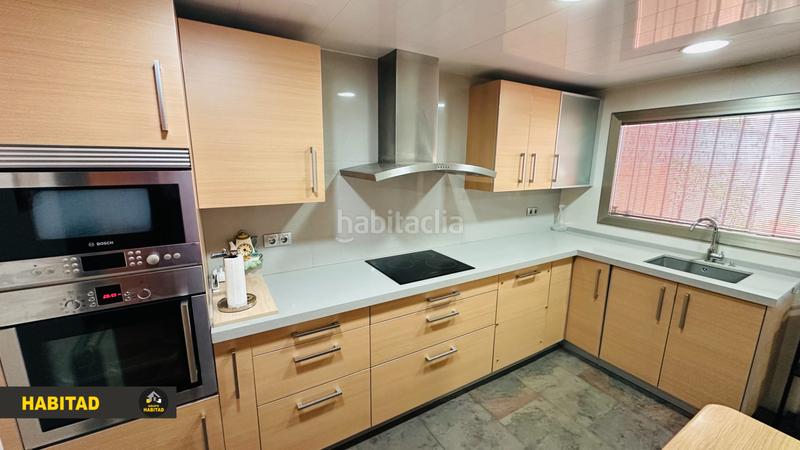 Foto 5edceb3d-47ea-4b41-bdd6-8cfa11794cb0. Casa a schiera con camino riscaldamento in Vinyets-Molí Vell Sant Boi de Llobregat