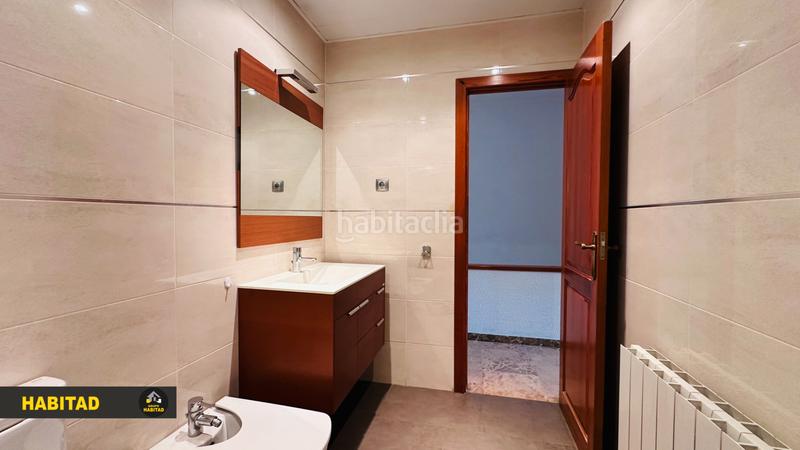 Foto e33106dc-9971-412f-bb06-999b38fd83e6. Casa a schiera con camino riscaldamento in Vinyets-Molí Vell Sant Boi de Llobregat