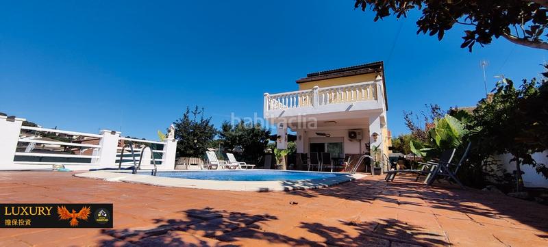 Foto 4fe46e37-22c2-4185-bc4e-fd4c0775e641. Chalet with fireplace heating parking pool in costa Cunit - els jardins - els rosers Cunit