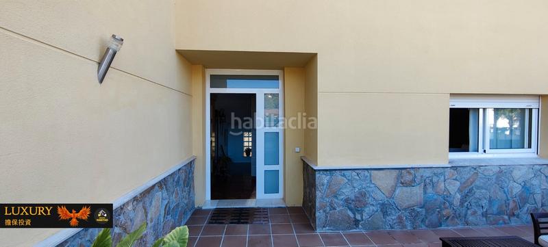 Foto 99e682b2-18c3-4637-98fb-6f109df3a645. Chalet with fireplace heating parking pool in costa Cunit - els jardins - els rosers Cunit