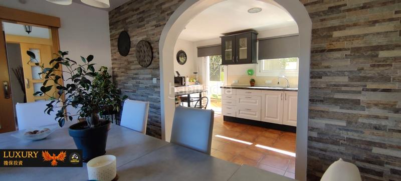 Foto a3745cd2-e7a1-4248-9856-885f0438598e. Chalet with fireplace heating parking pool in costa Cunit - els jardins - els rosers Cunit