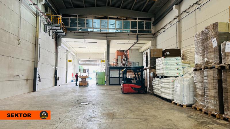 Foto bad7446c-0ee1-4d1d-92be-f55b971afc43. Rent industrial building in Casablanca Sant Boi de Llobregat