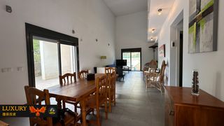 Chalet  Passatge tuca. Excelente ubicación