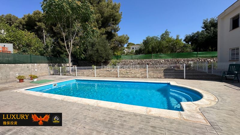 Foto b04b918e-4c7f-47fa-af29-a13d8ab0988e. Xalet amb calefacció piscina a costa Cunit - els jardins - els rosers Cunit