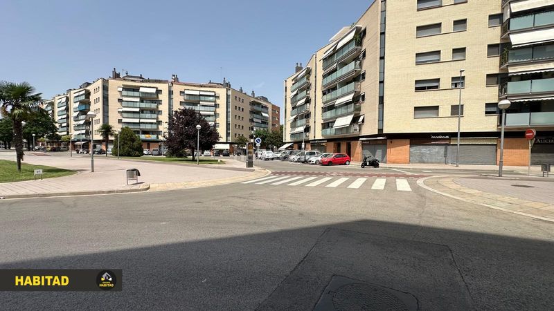 Foto 0d540542-8f8b-42cc-88f5-524340cd00e3. Local comercial amb calefacció a Eixample Sant Joan Despí
